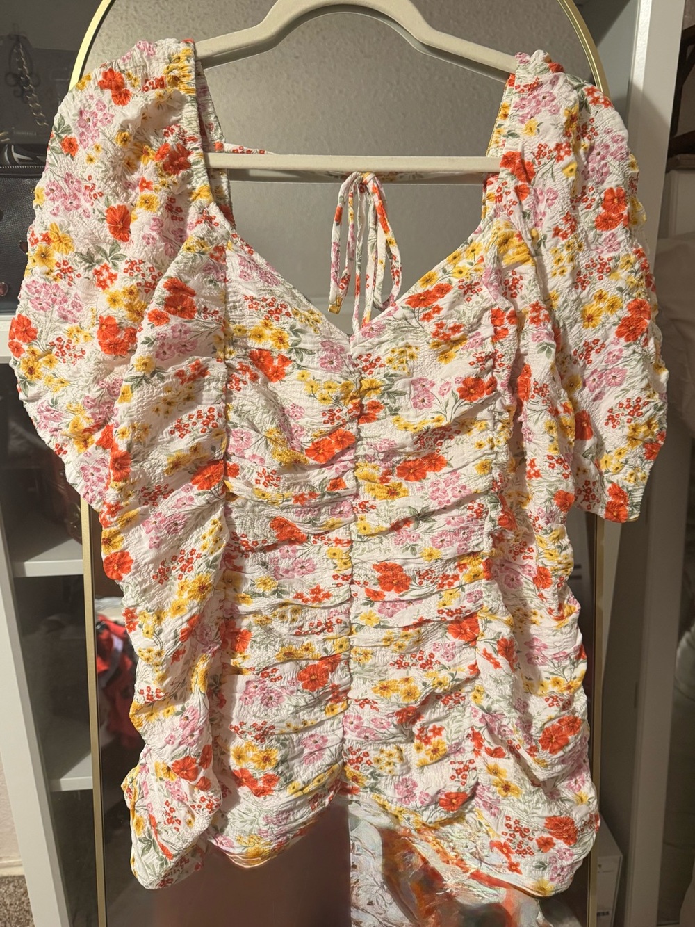 Women's White Floral Ruched Puff-Sleeve Blouse
